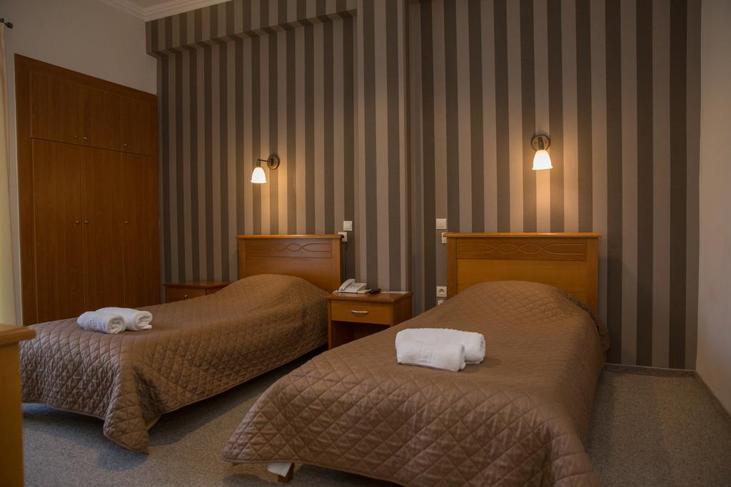 Hotel Liberty Mesolóngion Extérieur photo