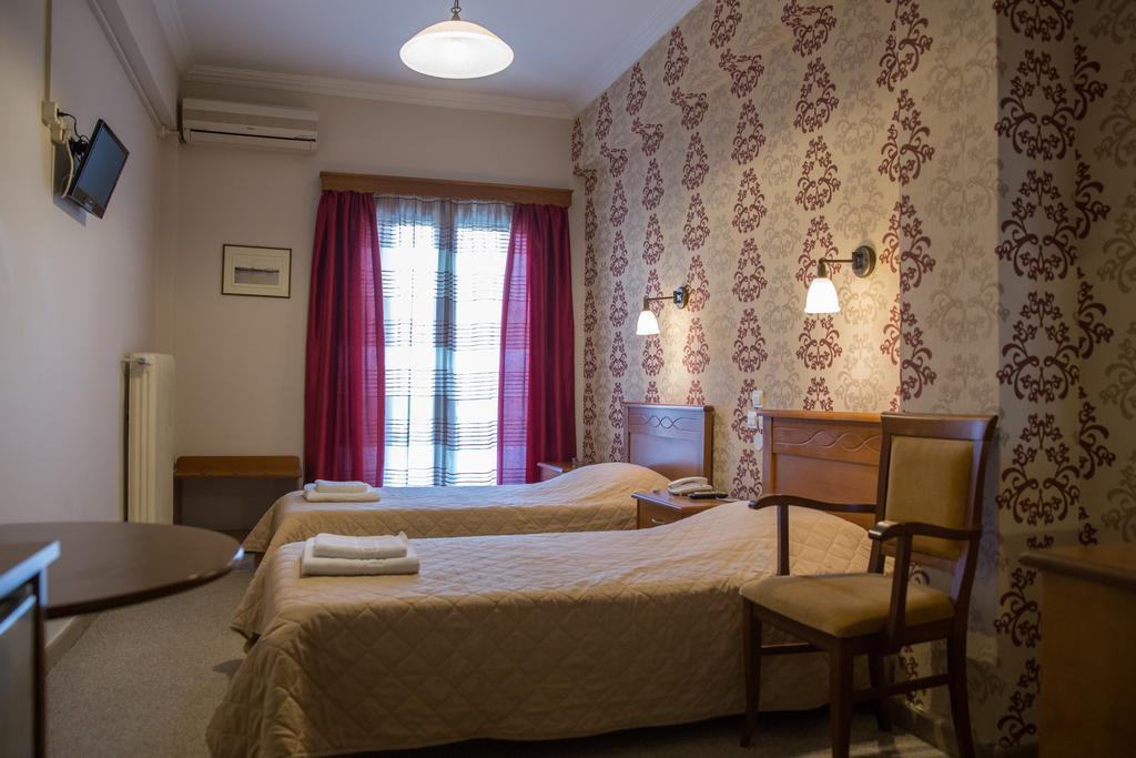 Hotel Liberty Mesolóngion Extérieur photo