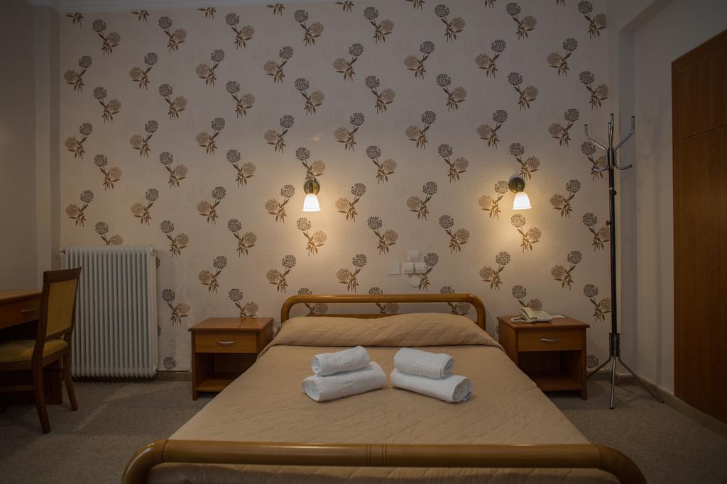 Hotel Liberty Mesolóngion Extérieur photo