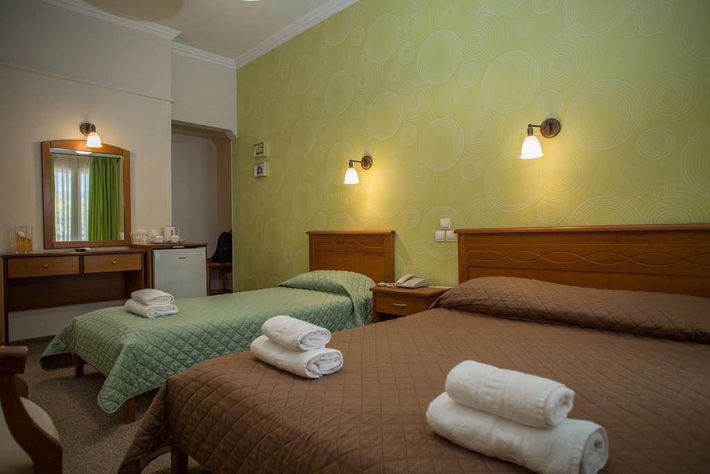 Hotel Liberty Mesolóngion Extérieur photo