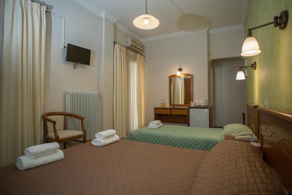 Hotel Liberty Mesolóngion Extérieur photo