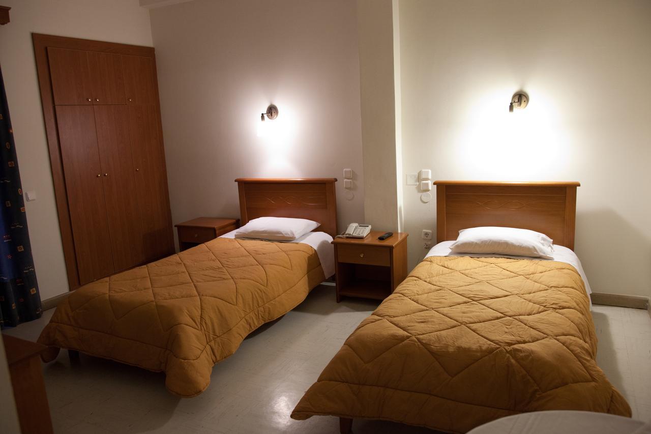 Hotel Liberty Mesolóngion Extérieur photo
